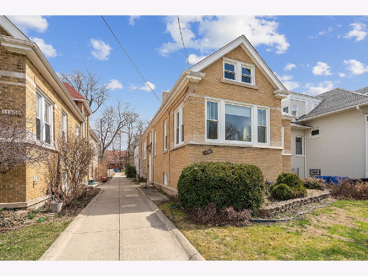 Homes & Condos & Townhomes Sold Beverly Woods Chicago Illinois, 11313 Bell