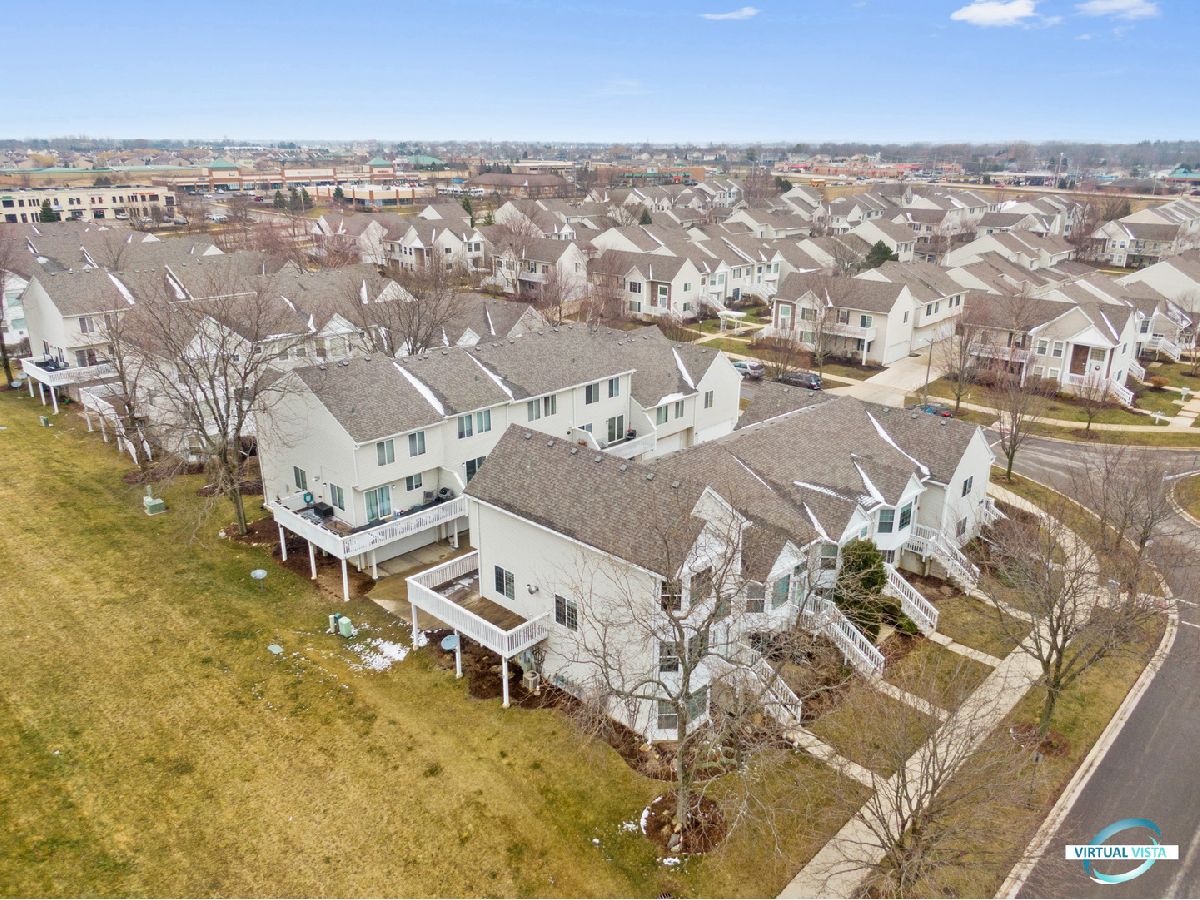 Summerwind North Aurora IL, Townhomes & Condos For Sale & For Rent