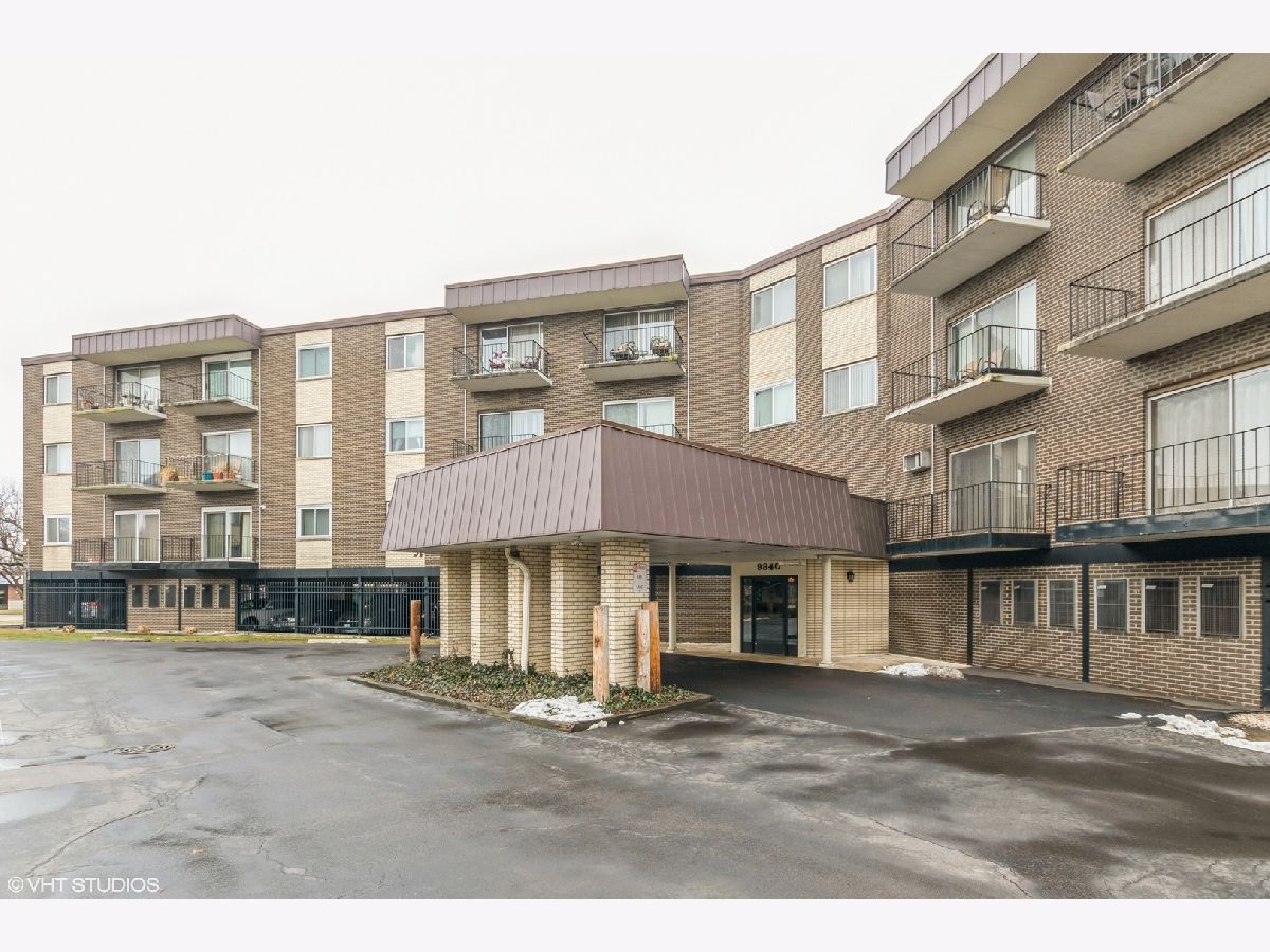 Condominiums & Homes Sold Bayport Oak Lawn Illinois, 9840 Pulaski