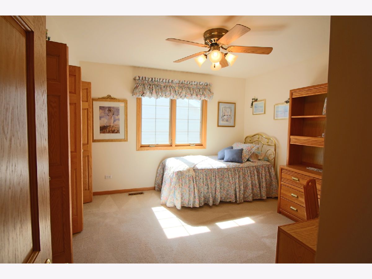 Homes Sold Breton Lakes Willowbrook Illinois, 6413 Emerald