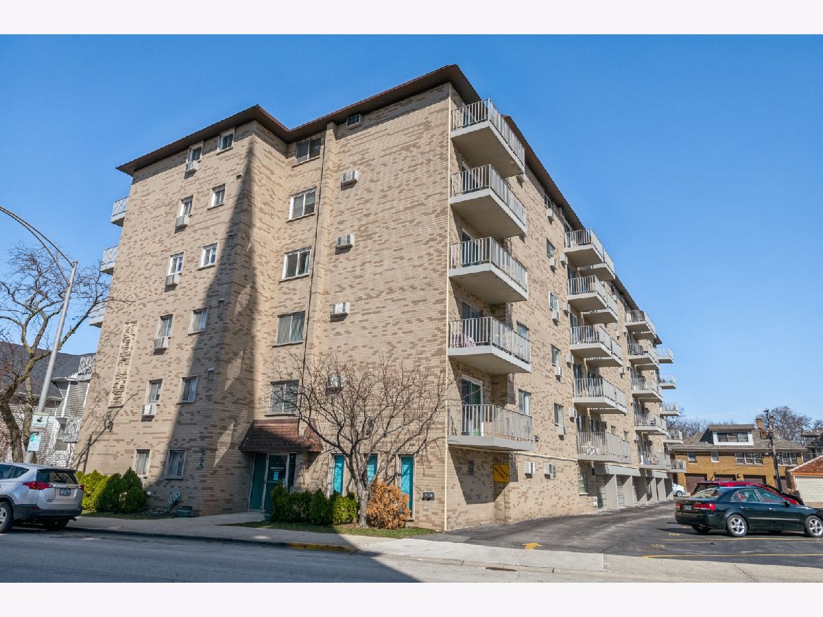 Condominiums Sold Harvard House Forest Park Illinois, 300 Circle