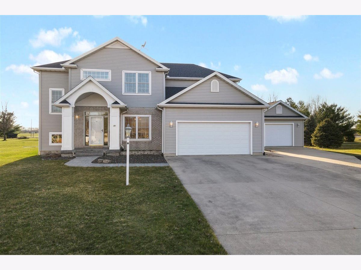 Homes Sold Sand Lake Monticello Illinois, 49 Deer Run