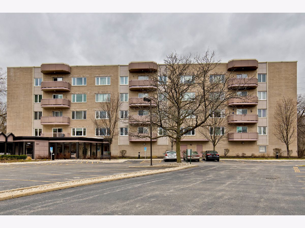 Condominiums Sold Morton House Morton Grove Illinois, 6411 Lincoln