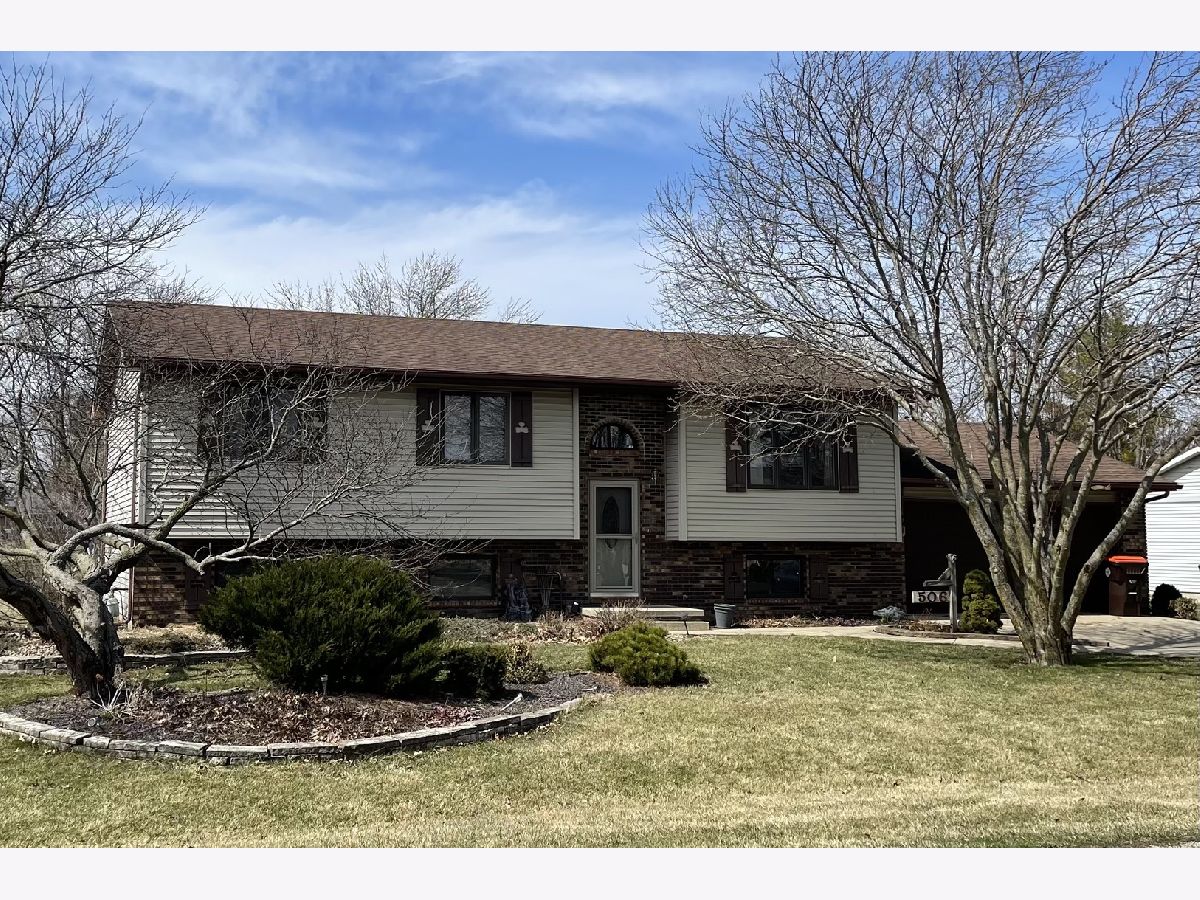 Homes Sold Havens Grove Hudson Illinois, 506 East