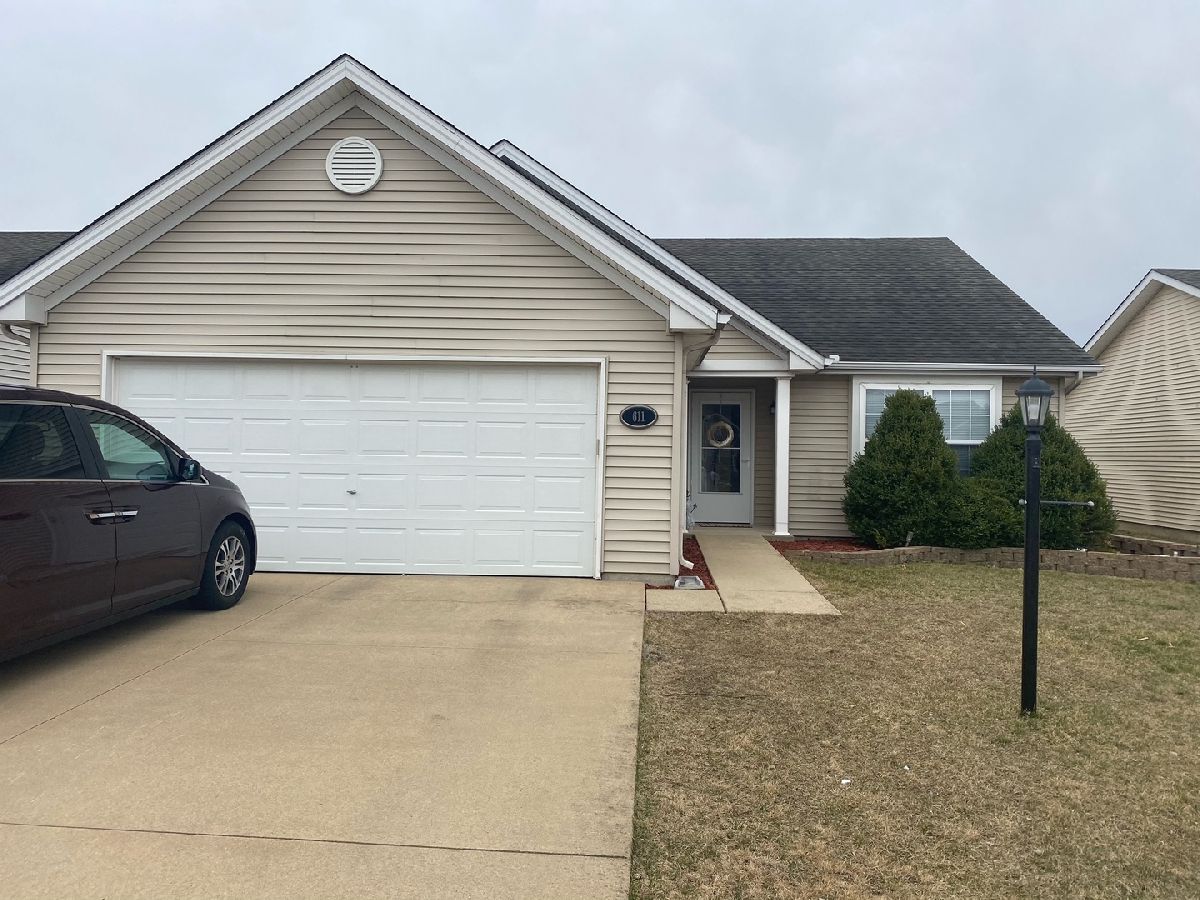 Homes Rented Ashland Park Champaign Illinois, 611 Newton