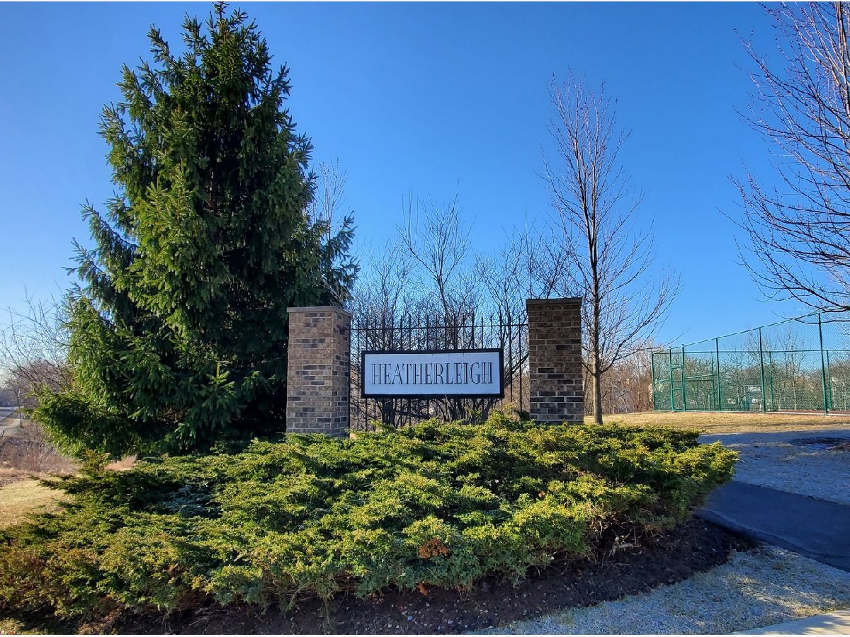 Homes Sold Heatherleigh Lake Zurich Illinois, 618 Dunhill