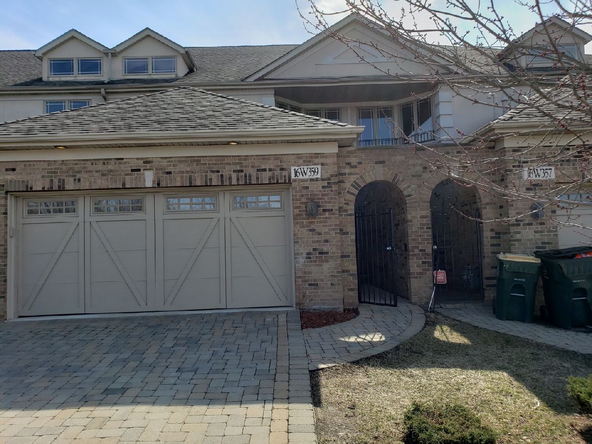 Townhomes Rented Shadow Creek Burr Ridge Illinois, 16W359 Shadow Creek