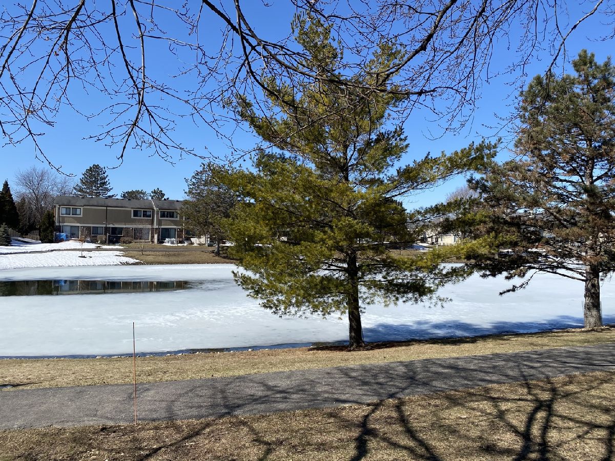 Townhomes Sold Park East Deerfield Illinois, 356 Redwing