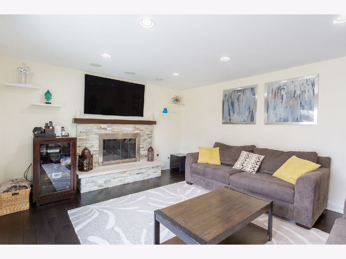 Homes Sold Shenandoah Elk Grove Village Illinois, 1033 Judy