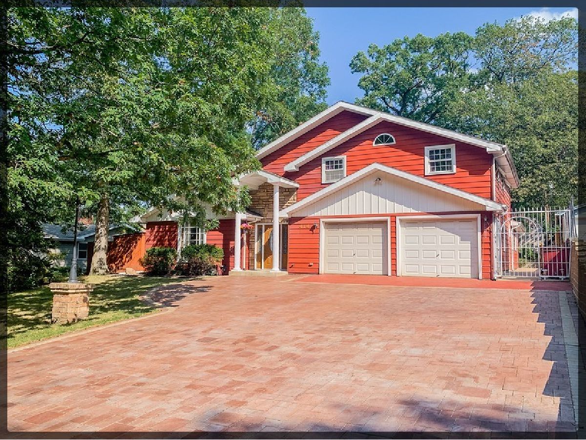 Homes Sold Mount Forest Willow Springs Illinois, 414 Ravine