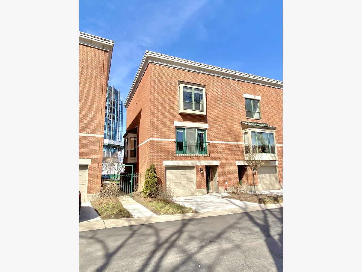 Townhomes & Condos & Homes Sold Garibaldi Square Chicago Illinois, 614 Laflin