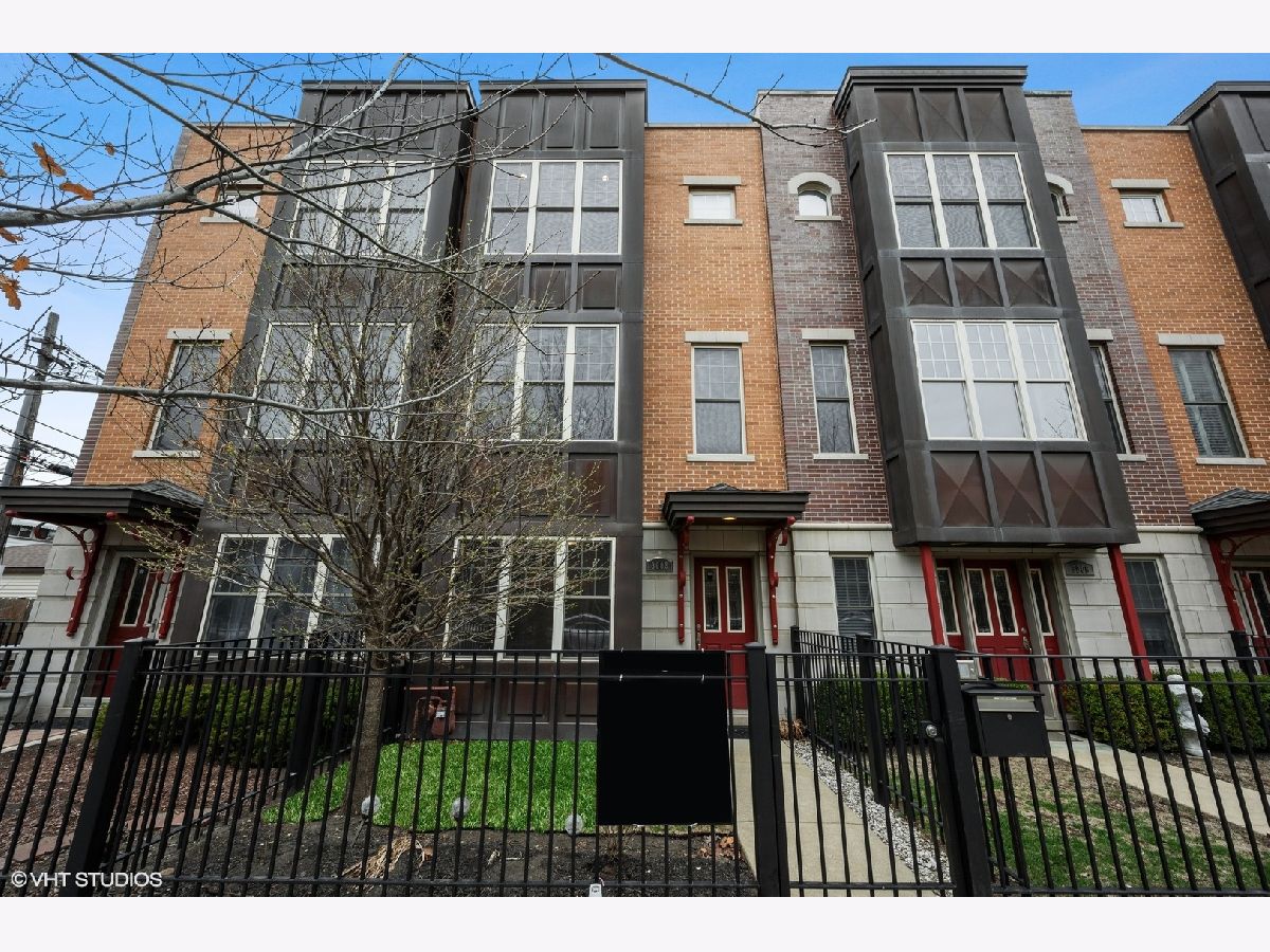 Townhomes Sold Cornelia Court Chicago Illinois, 3008 Cornelia