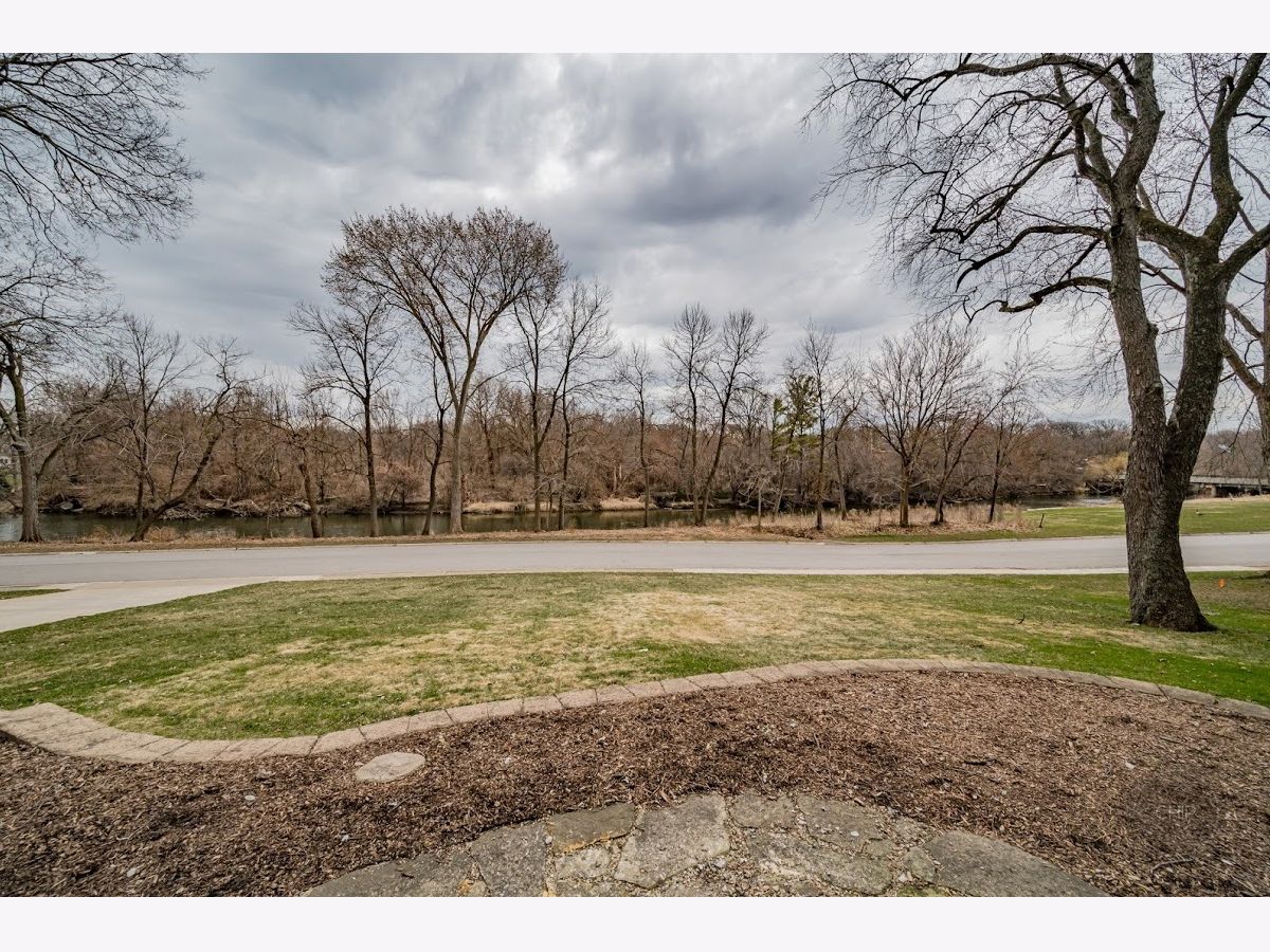 Homes Rented Moser Highlands Naperville Illinois, 923 Edgewater