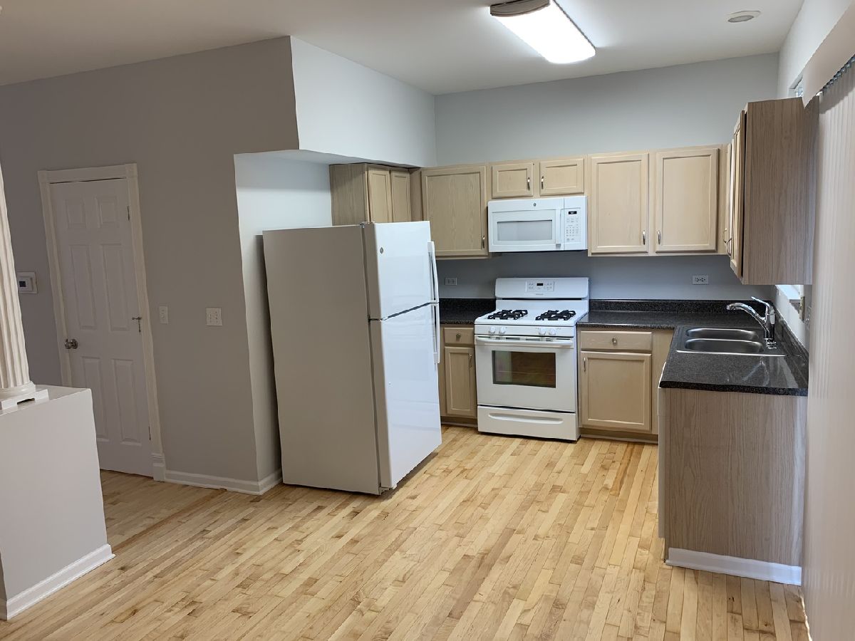 Townhomes & Homes Rented Greystone Gurnee Illinois, 1493 Sashay