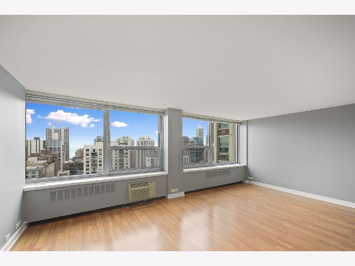 Condominiums Sold Eliot House Chicago Illinois, 1255 Sandburg