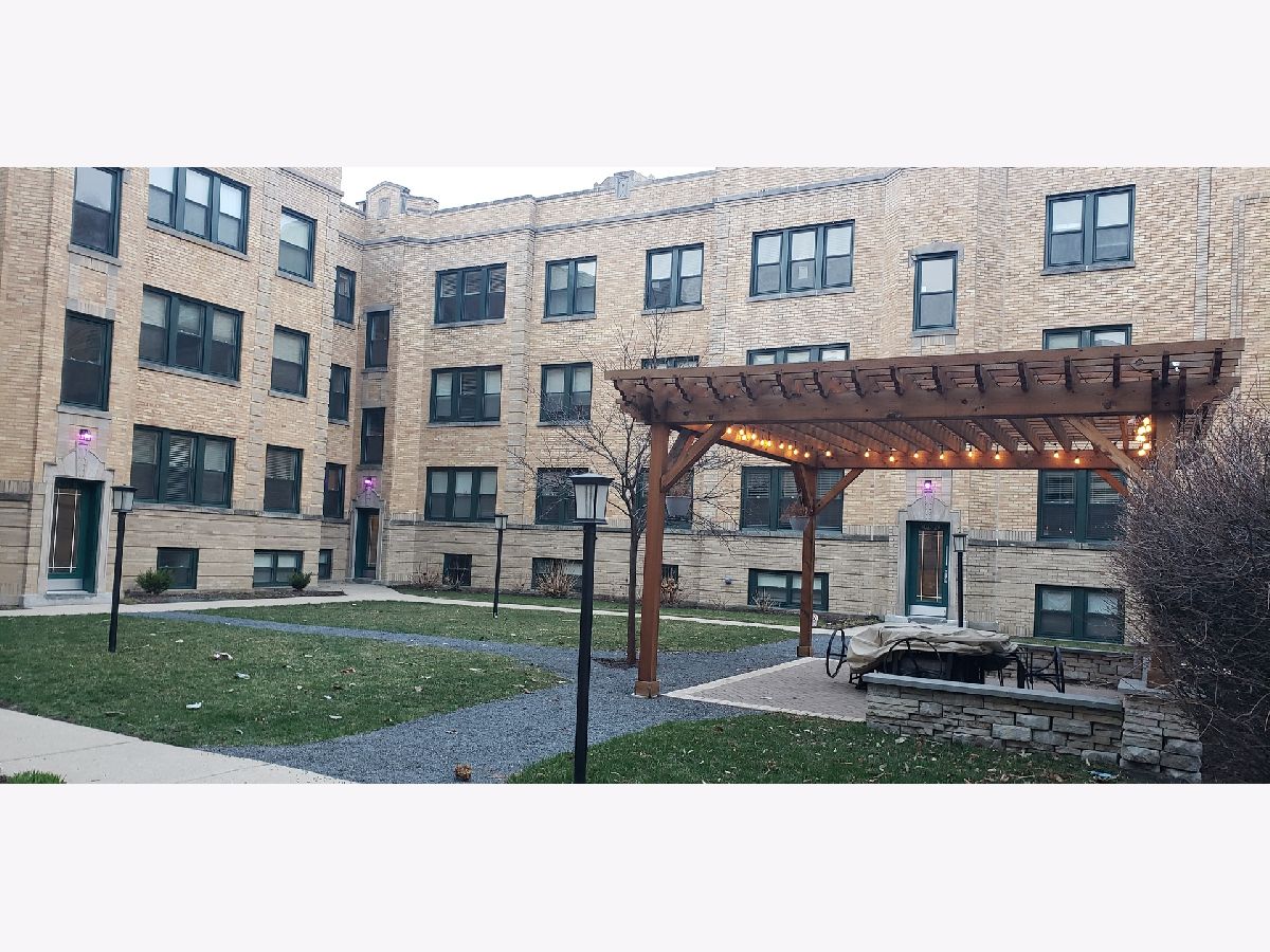Condominiums Sold Mozart Court Chicago Illinois, 4039 Mozart