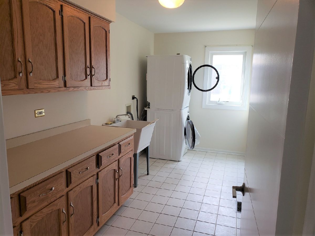 Homes Sold Tara Hill Darien Illinois, 8912 Middleton