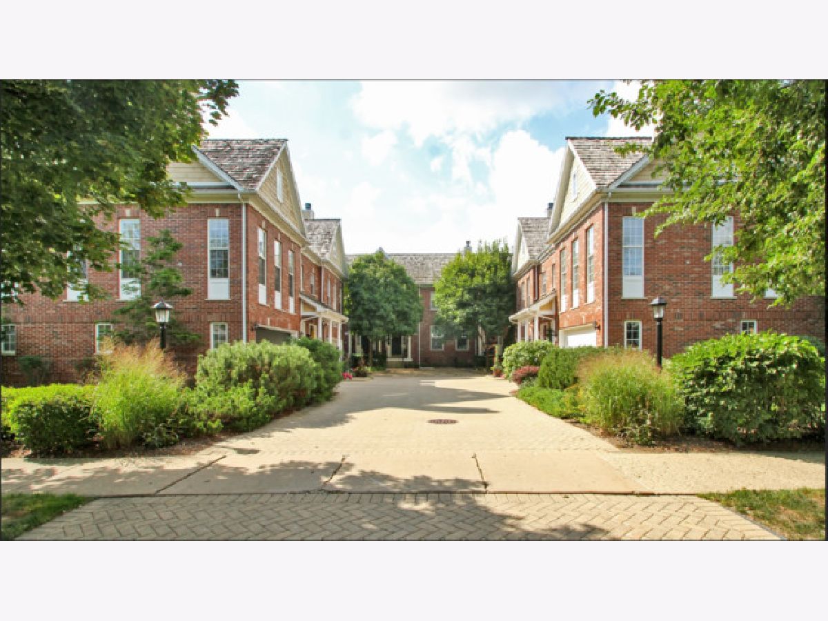 Townhomes Sold Savannah Square Glenview Illinois, 1811 Grove