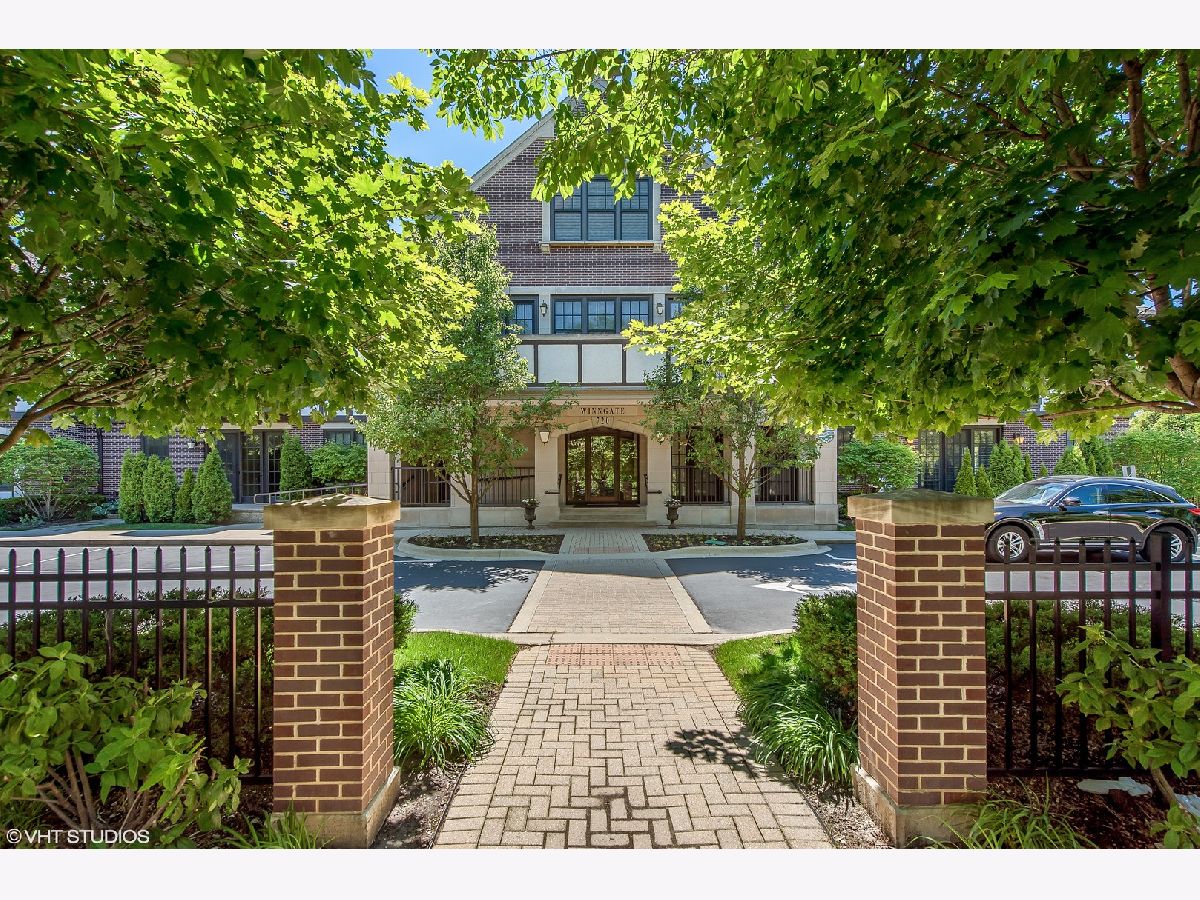 Condominiums Sold Winngate Winnetka Illinois, 720 Green Bay