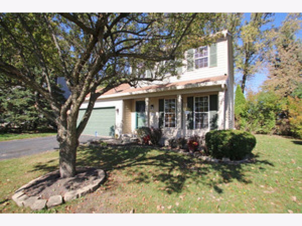 Homes Rented Willow Ridge Round Lake Beach Illinois, 2085 Evergreen