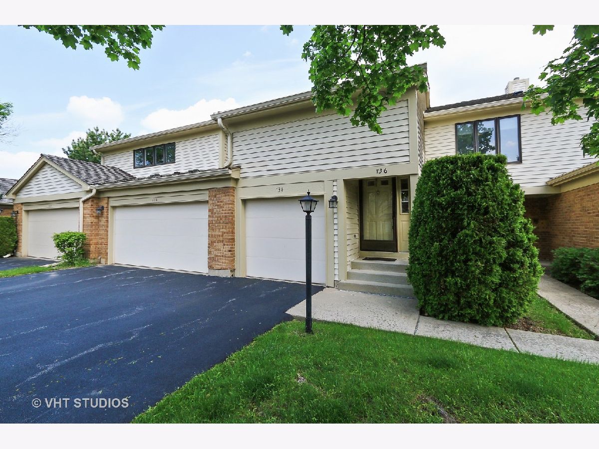 Townhomes Rented Riva Ridge Ii Libertyville Illinois, 736 Ascot