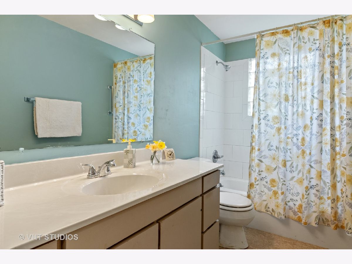  Sold Wildwood Illinois, 33299 Valley View