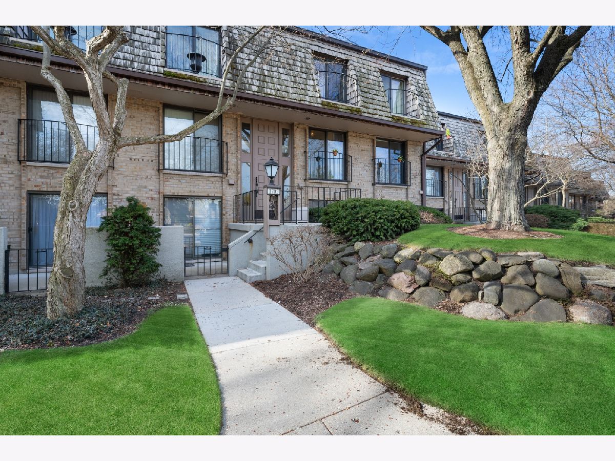 Condominiums Sold Northfield Square Northfield Illinois, 1702 Northfield