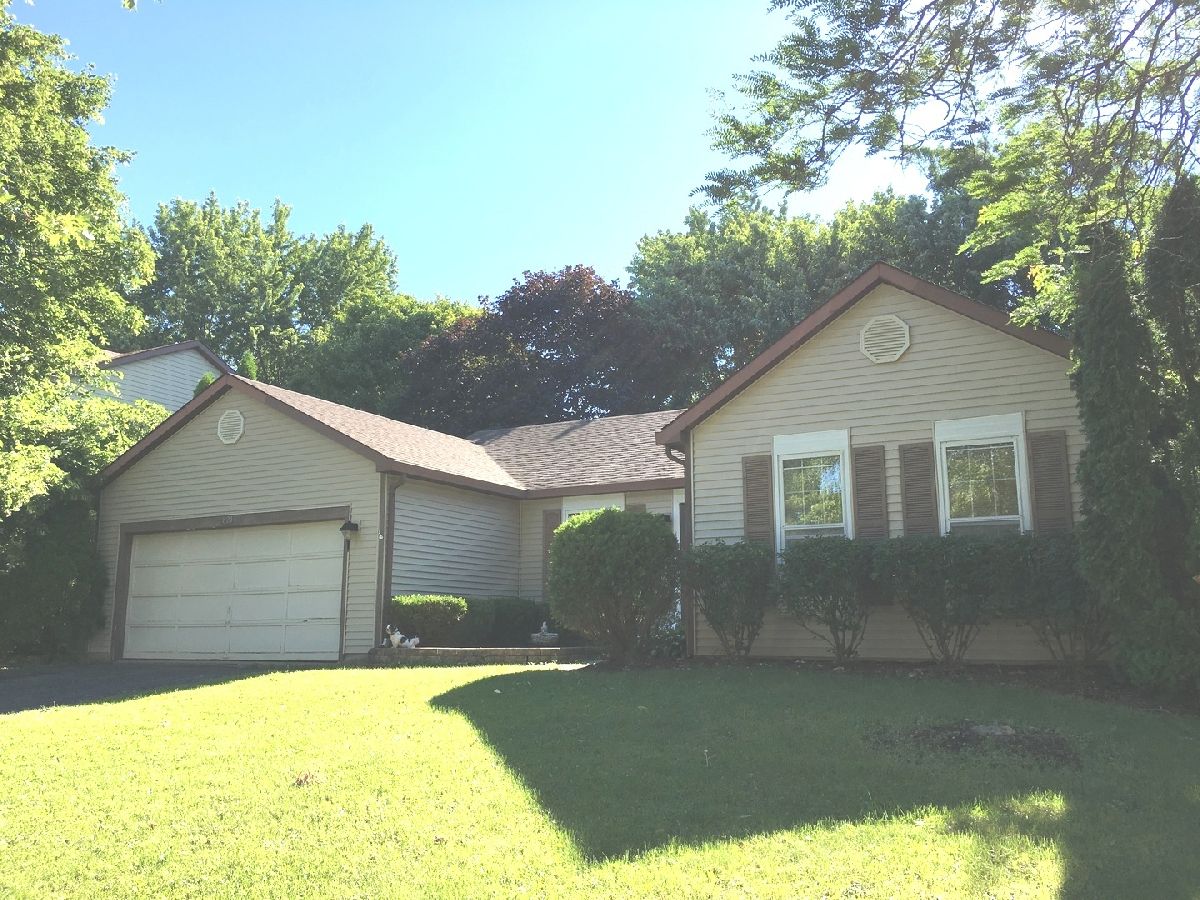 Homes Rented Spring Green Cary Illinois, 821 Brentwood
