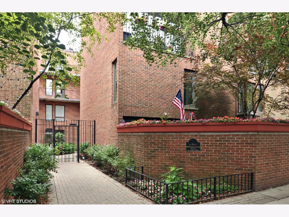 Townhomes & Condos Sold The Portals Chicago Illinois, 425 Grant