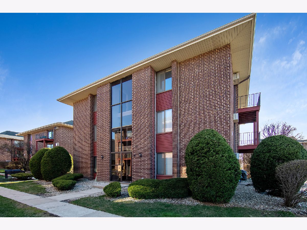 Condominiums Sold Oak Terrace Oak Forest Illinois, 15808 Terrace