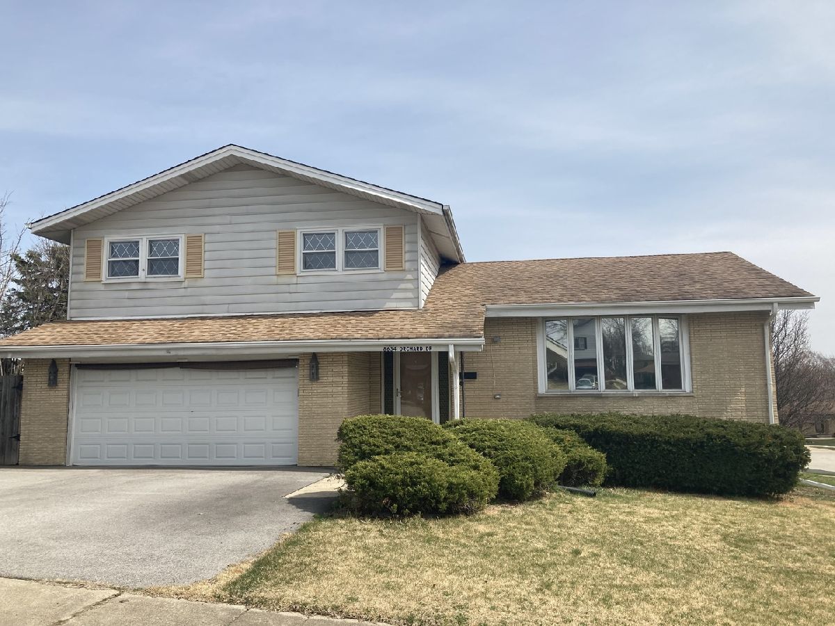Homes Sold Orchard On The Hill Hickory Hills Illinois, 8634 Orchard