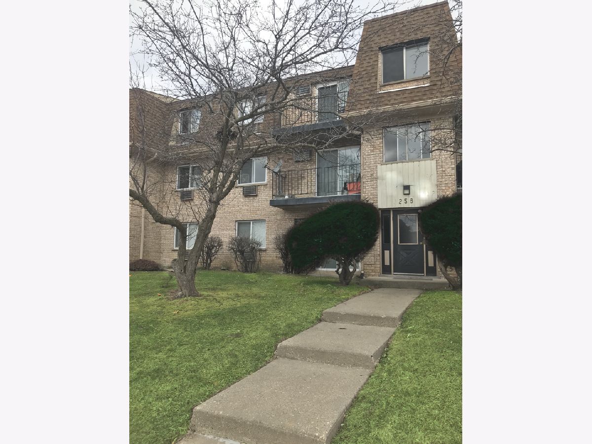 Condominiums Rented Shorewood Glendale Heights Illinois, 256 Shorewood