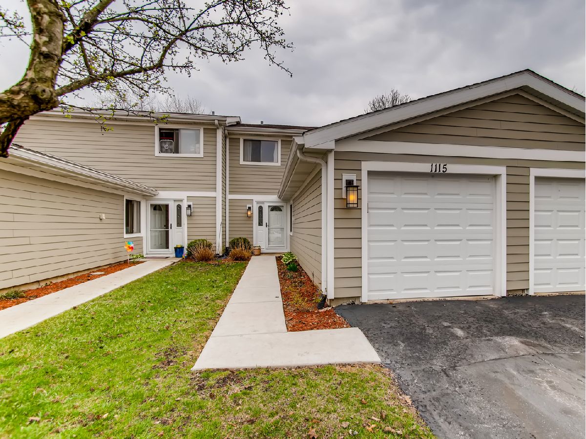 Townhomes Sold Amber Ridge Palatine Illinois, 1115 Chesapeake