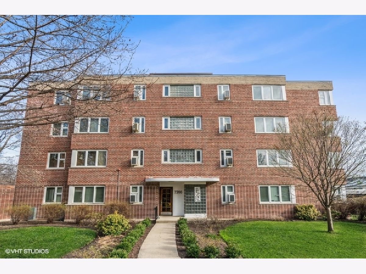 Condominiums Sold River Forest Garden River Forest Illinois, 7206 Oak