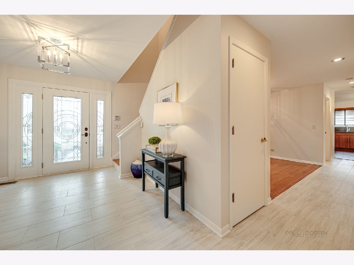 Homes Sold Westchester Buffalo Grove Illinois, 1306 Hidden Lake