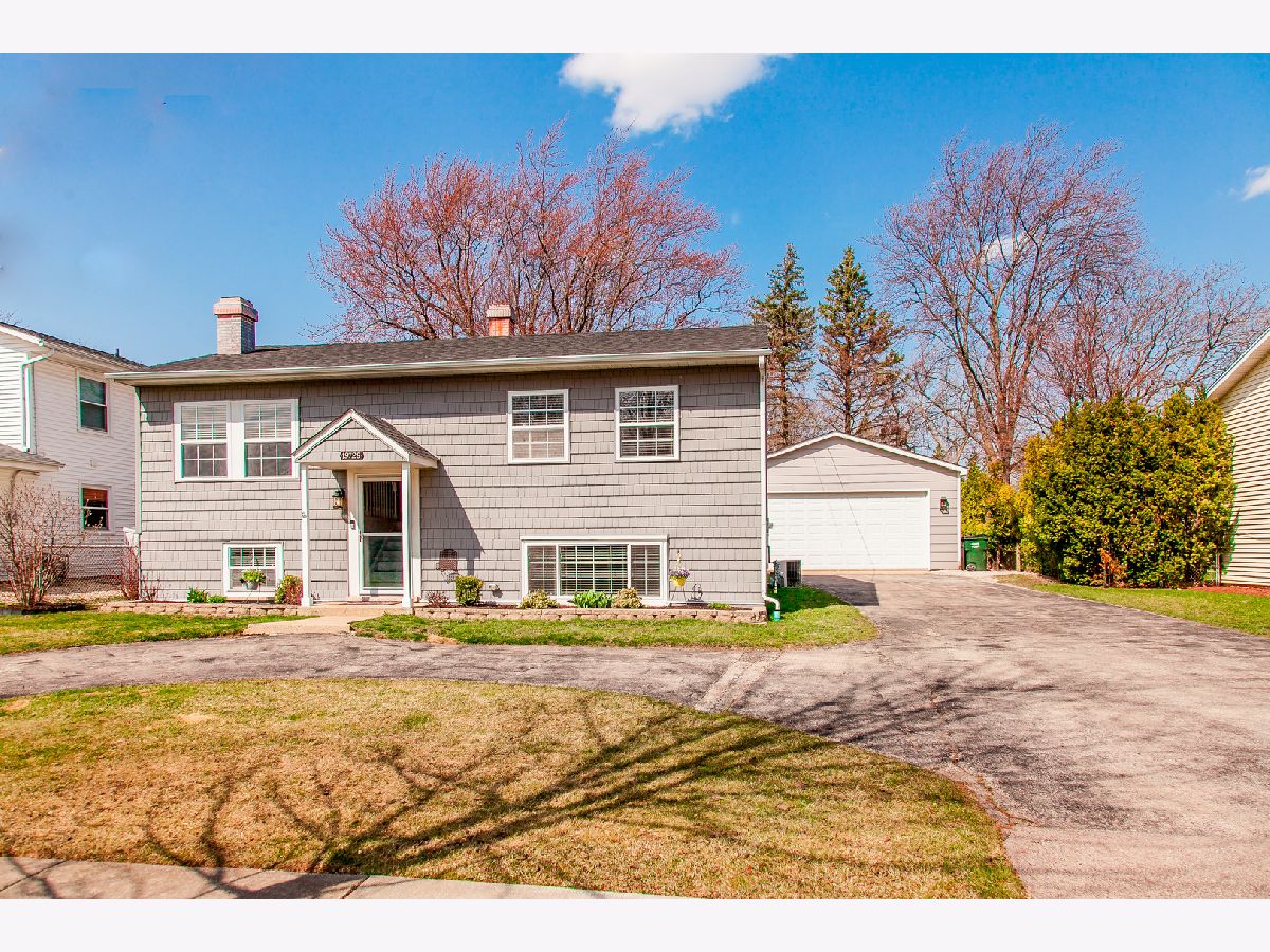 Homes Sold North Hills Mundelein Illinois, 19728 Cambridge
