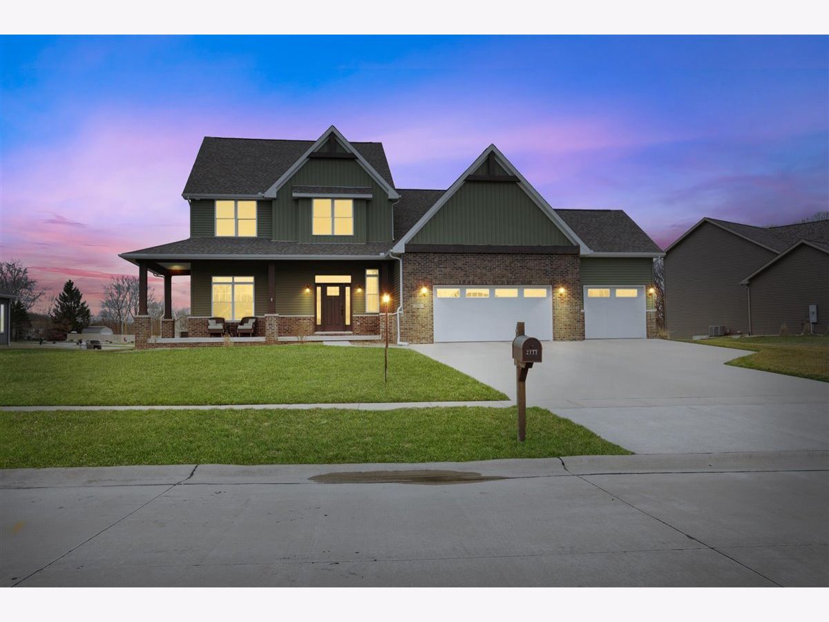 Homes & Condos & Townhomes Sold Deer Hollow Mahomet Illinois, 2111 Slade