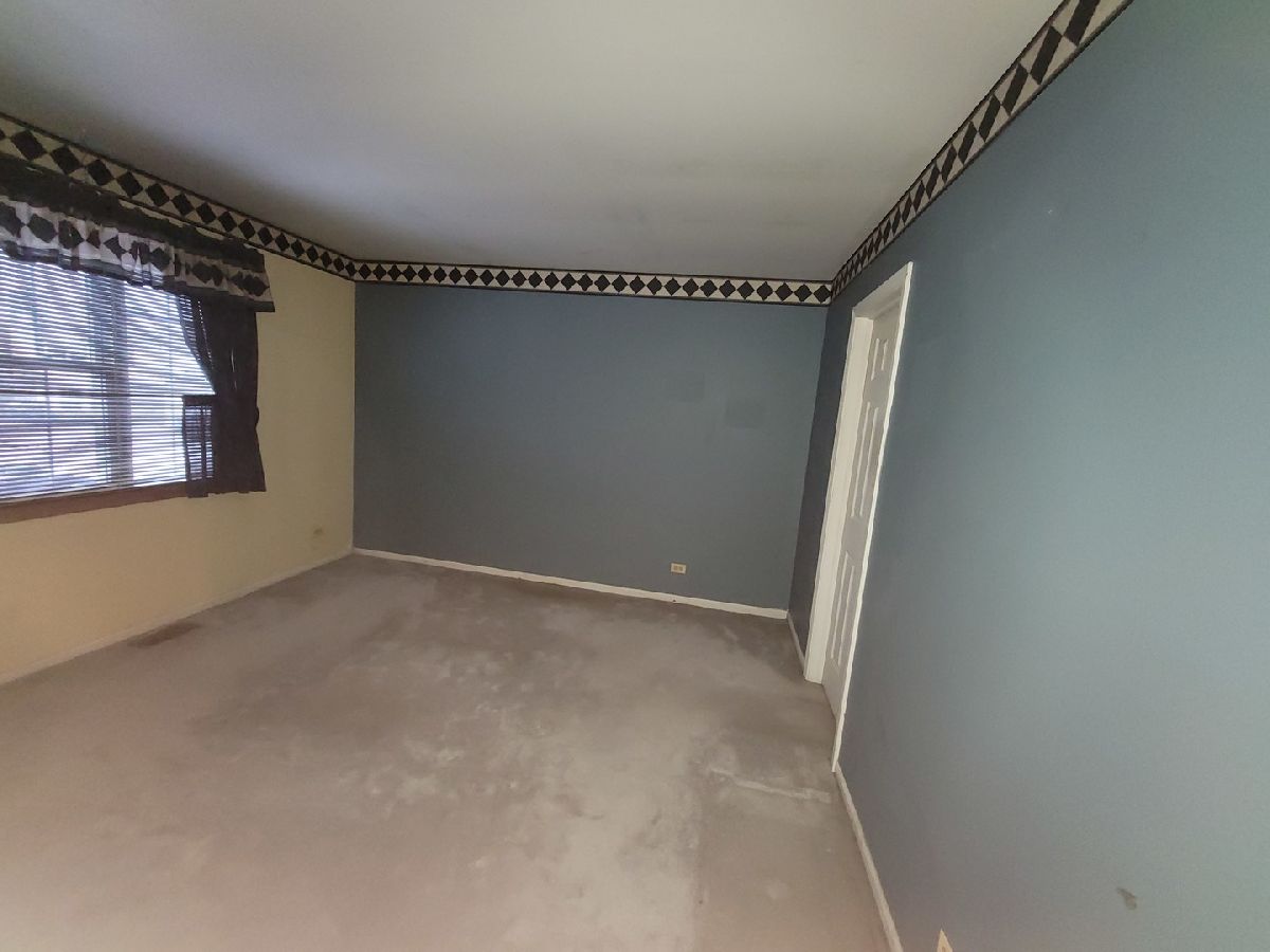 Townhomes & Homes Rented Spring Valley Carol Stream Illinois, 1418 Walnut