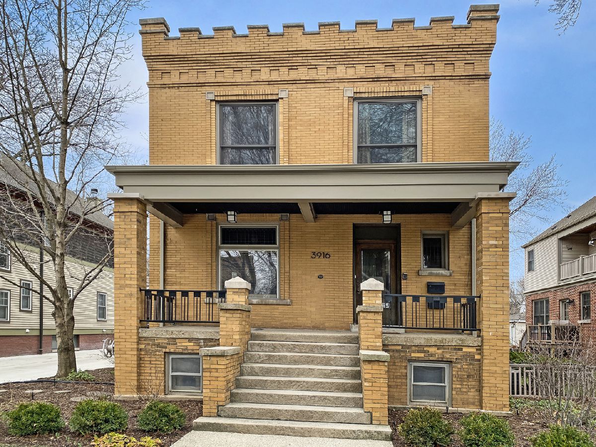 Homes & Condos & Townhomes Rented Old Irving Chicago Illinois, 3916 Lowell
