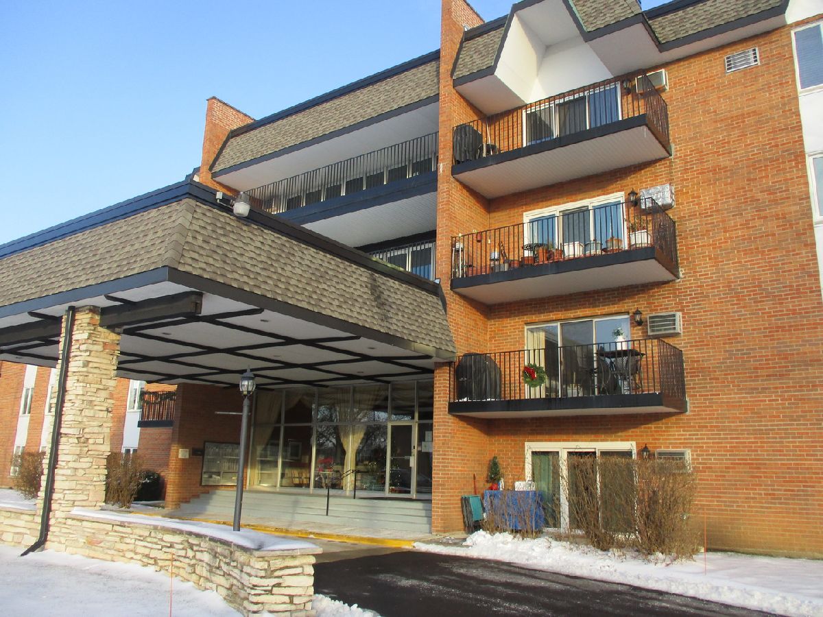 Condominiums Sold Westbrook South Downers Grove Illinois, 4221 Saratoga