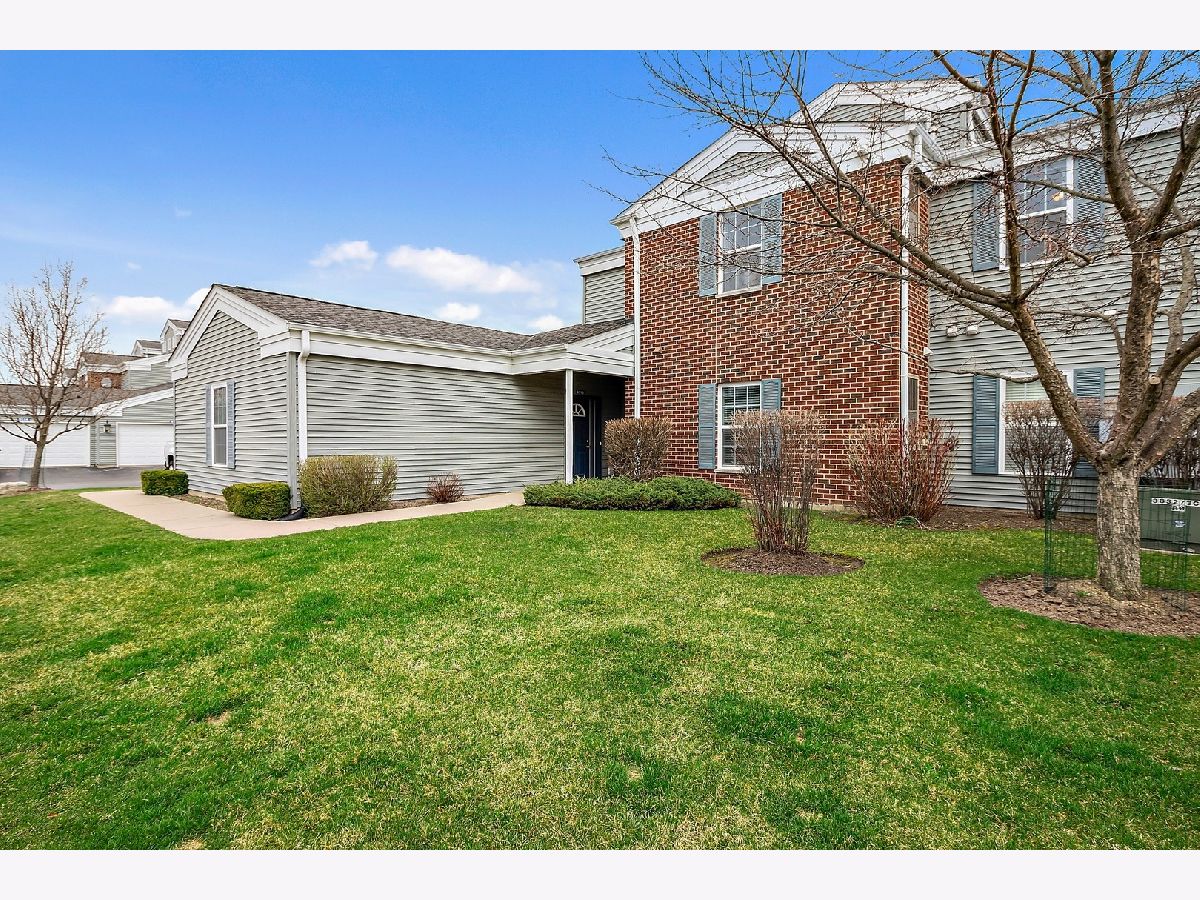 Townhomes & Condos Sold Reva Bay Fox Lake Illinois, 8113 Honeysuckle