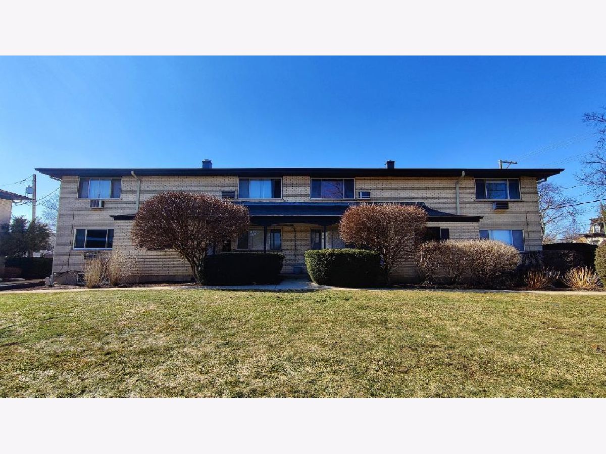 Condominiums Sold Colonial Court Palatine Illinois, 235 Palatine