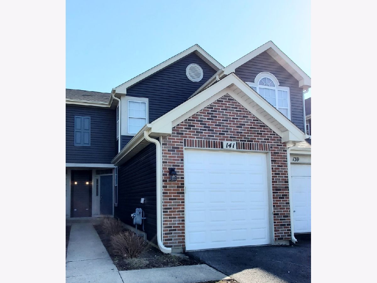 Townhomes Sold Hidden Glen Glendale Heights Illinois, 141 Lake Ridge