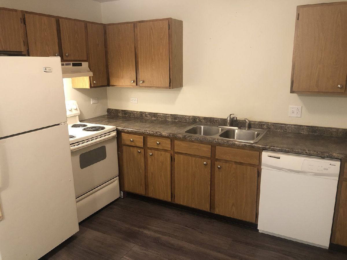 Condominiums Rented Evergreen Condominiums Glendale Heights Illinois, 1138 Cedar