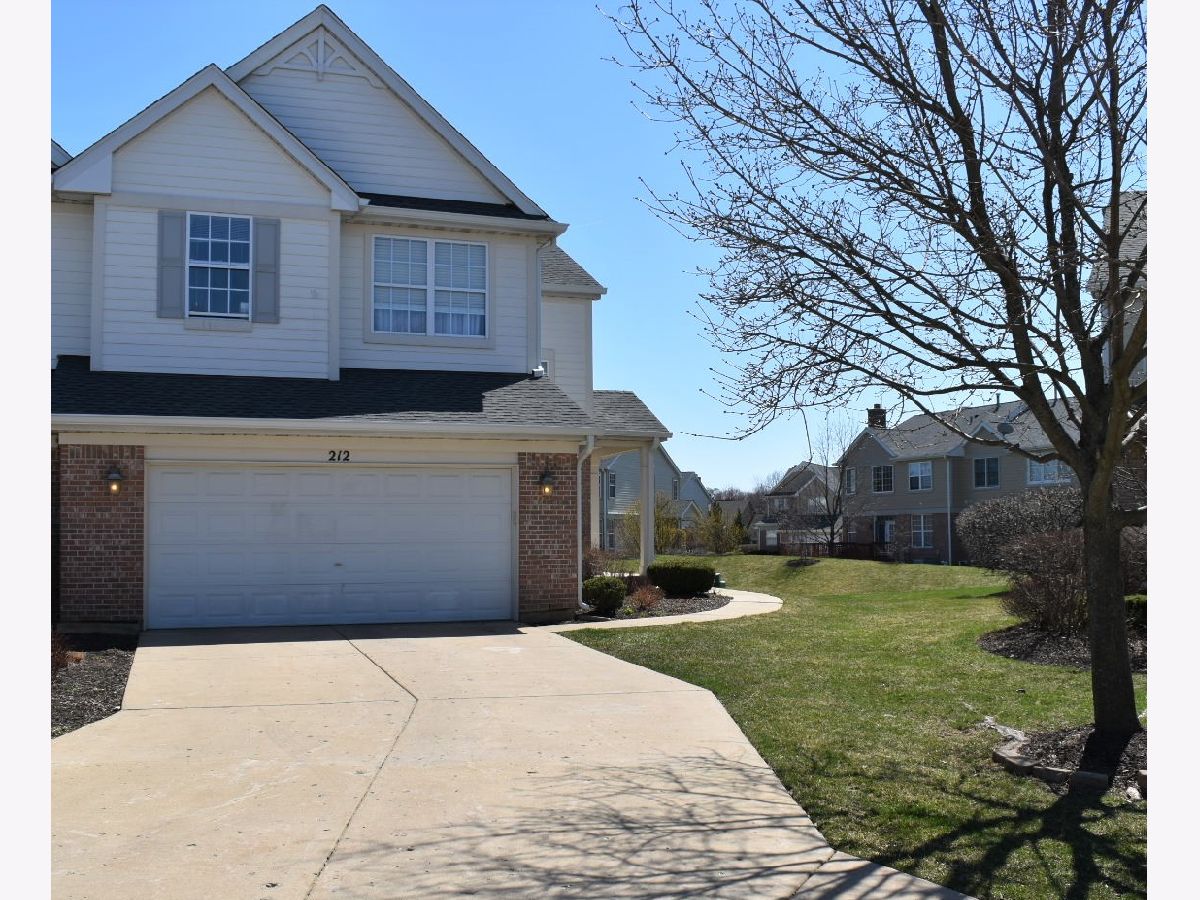 Townhomes Sold Villas Of Thornfield Bloomingdale Illinois, 212 Wimbledon