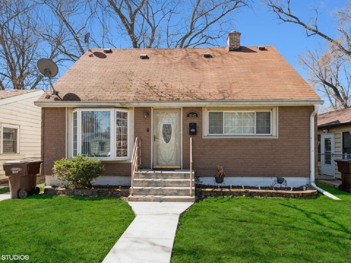 Homes Sold Proper Hazel Crest Illinois, 16842 Anthony