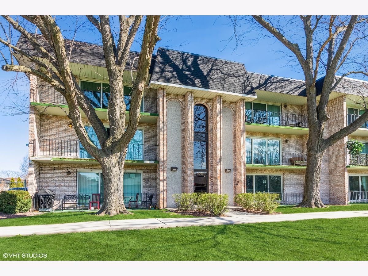 Condominiums & Homes Sold Crawford Estates Oak Lawn Illinois, 9204 Pulaski