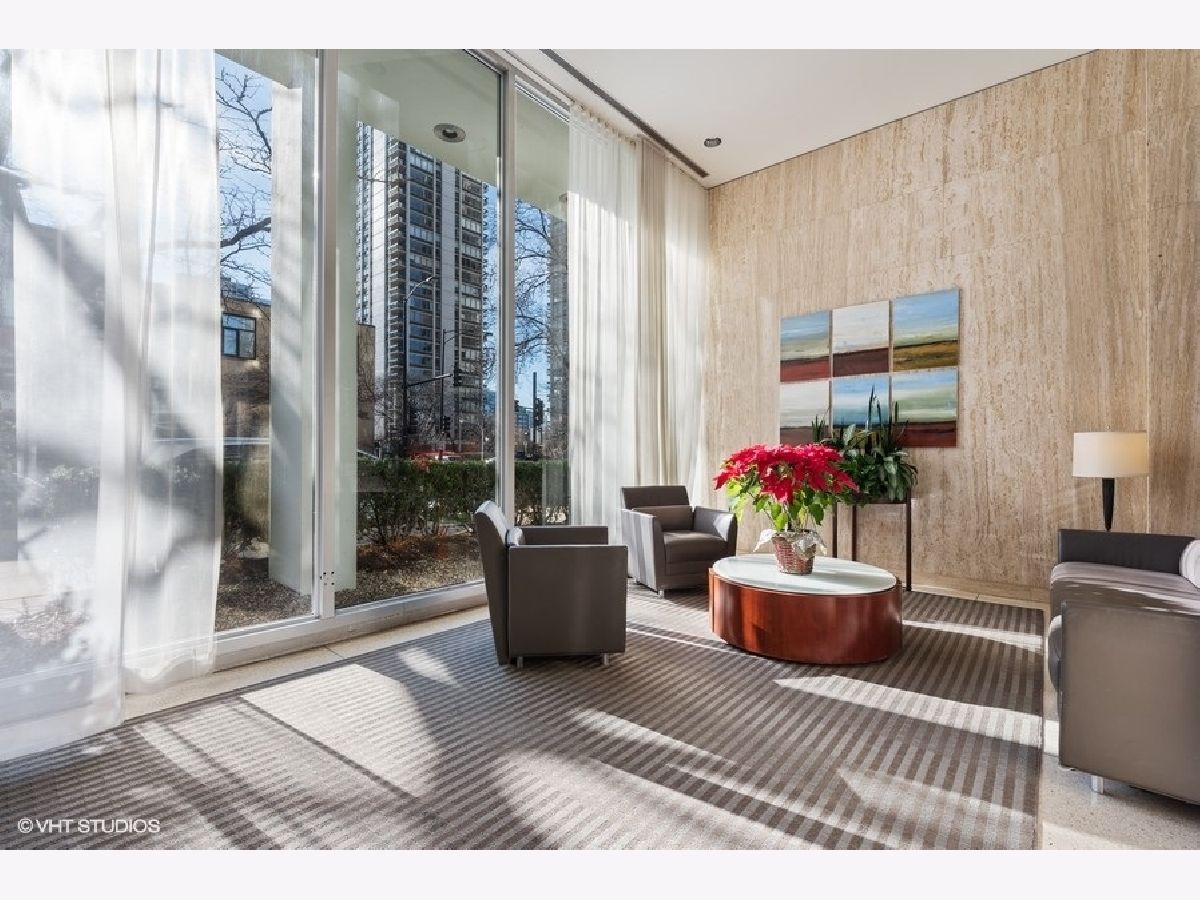 Condominiums Rented Lowell House Chicago Illinois, 88 Schiller