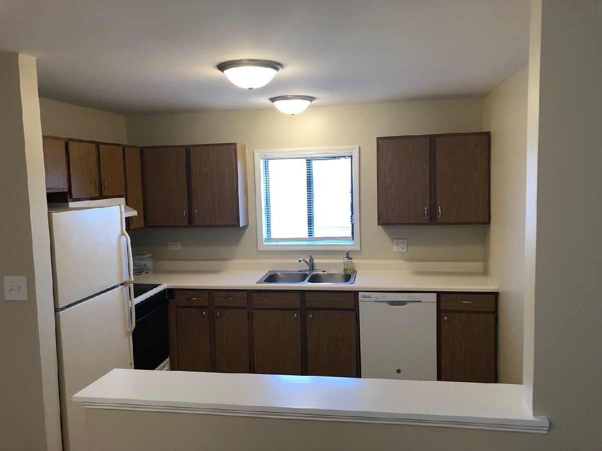 Condominiums Rented Evergreen Condominiums Glendale Heights Illinois, 334 Shorewood