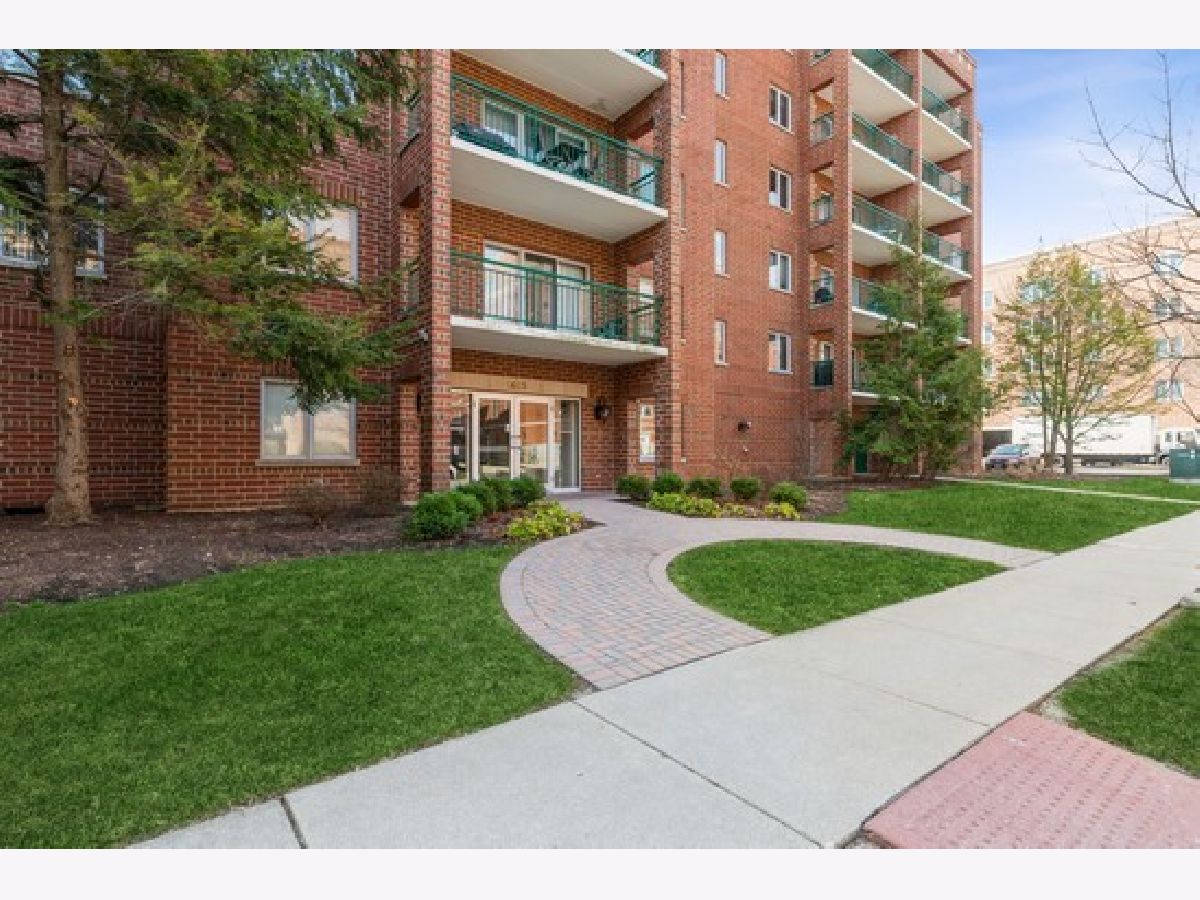 Condominiums Sold Mill Run Of Des Plaines Des Plaines Illinois, 1685 Mill